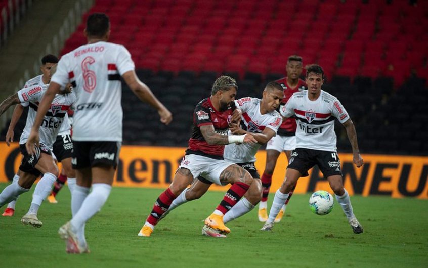 São Paulo x Flamengo: prováveis escalações, desfalques e onde assistir