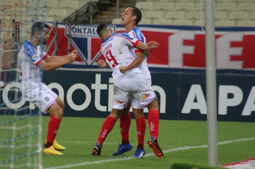 Com direito a hat-trick de Rodriguinho, Bahia atropela o Fortaleza na Arena Castelão