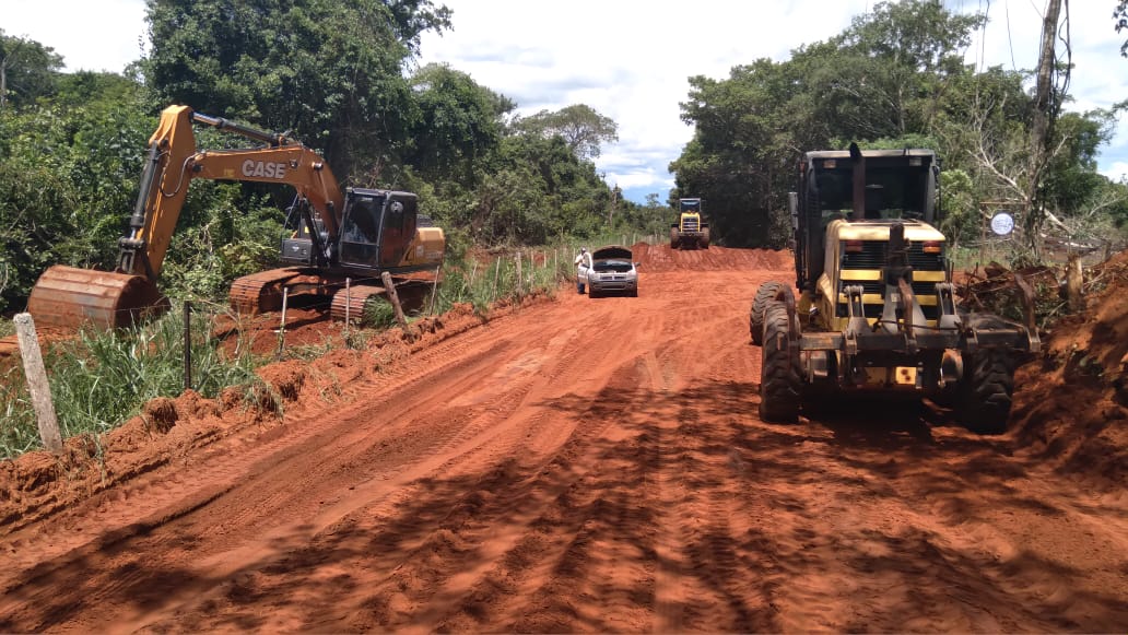 Secretaria de Obras de Cassilândia realiza serviço em estrada Rural