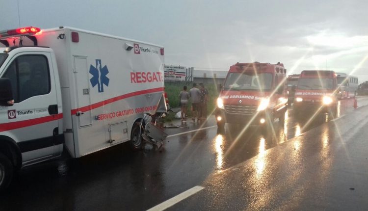 Idosa com suspeita de covid-19 morre após ambulância cair em ribanceira na GO-080