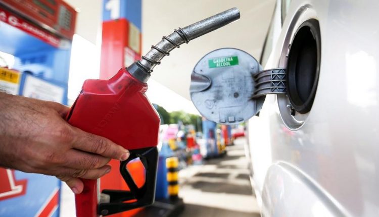 Petrobras sobe preço da gasolina e diesel. Gasolina acumula alta de 34,78% no ano