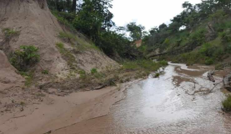 Proprietário rural é multado em R$ 5 mil por voçoroca e destruição de nascentes