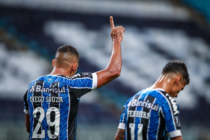 Grêmio decide na primeira etapa e goleia Ayacucho na pré-Libertadores