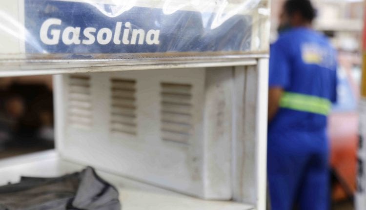 Às vésperas de subir R$ 0,18, preço da gasolina em MS recua pela primeira vez em dez semanas