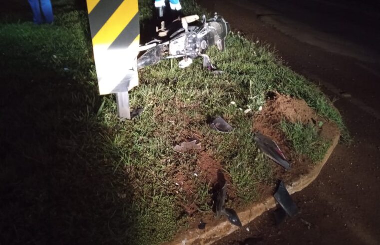 Motociclista fica ferido na rotatória da BR 060 e é transferido para Campo Grande