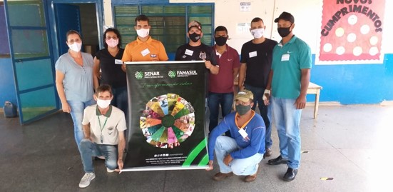 ESCOLA MUNICIPAL REALIZA CURSO DE PAISAGISMO, JARDINAGEM E FLORICULTURA