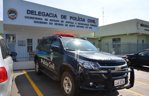 Homem é preso em flagrante por acertar sogra com voadora no rosto em Costa Rica