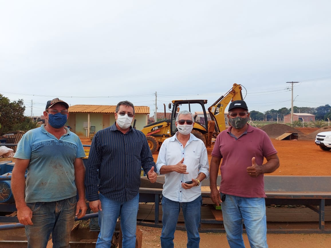 Vice-prefeito de Cassilândia visita Chapadão do Céu para saber mais sobre coleta seletiva de lixo e podas das árvores