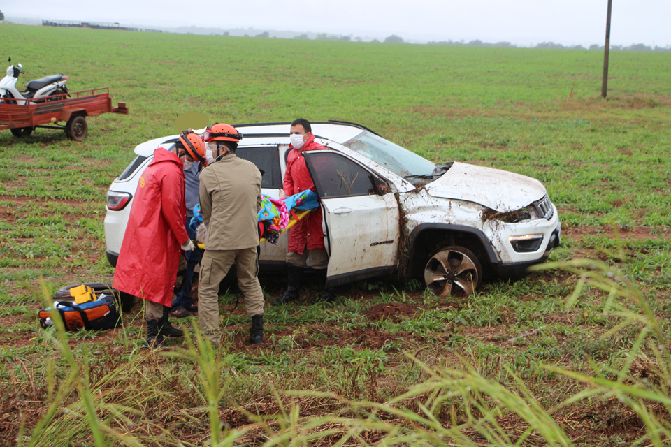 Aquaplanagem provocou outro acidente no mesmo local da BR 060