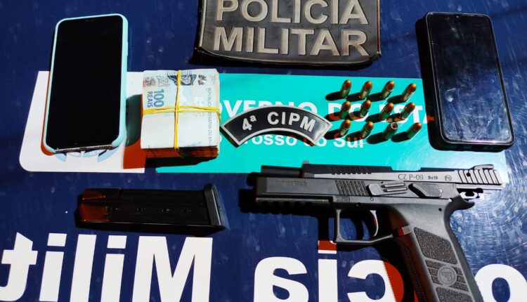 PM de Chapadão do Sul prende mulher com pistola ameaçando outra no Esplanada