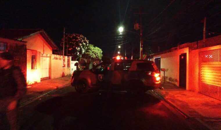 Após roubo de carro, dois ladrões morrem durante confronto com a polícia em Campo Grande