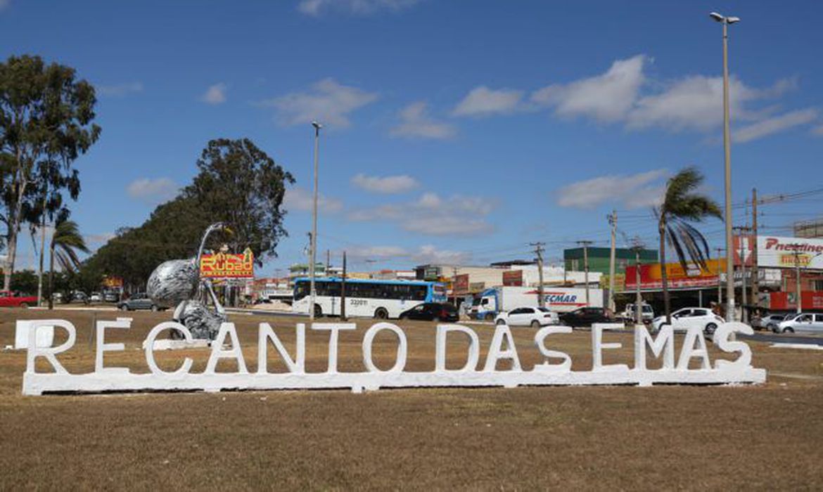 Justiça determina internação de suspeita de planejar atentado à escola