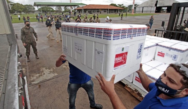 Governo do Estado recebe novo lote com 51.500 doses de vacina contra Covid-19 nesta quinta-feira