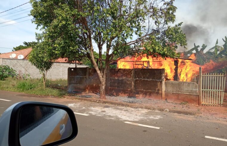 Em Cassilândia, Polícia Militar prende suspeita de atear fogo em residência