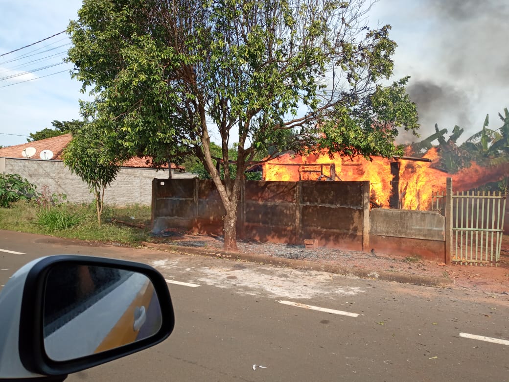 Em Cassilândia, Polícia Militar prende suspeita de atear fogo em residência