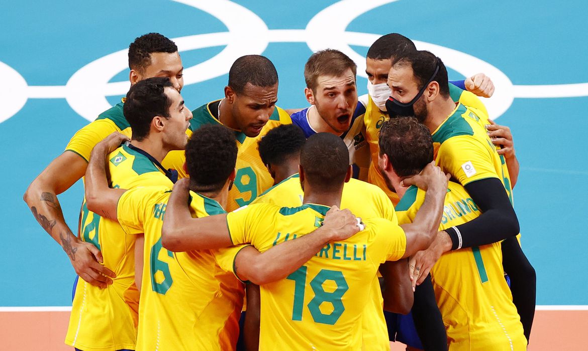 Brasil vence Argentina de virada, em duelo emocionante