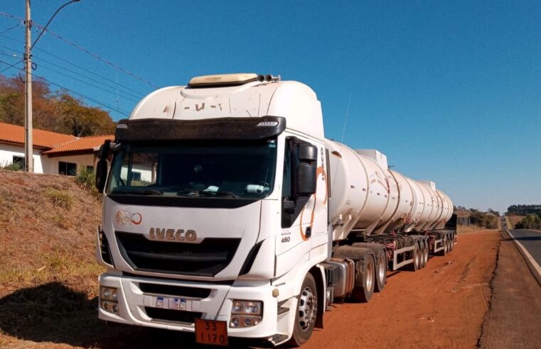 Polícia Militar Ambiental de Cassilândia autua empresa Mato-grossense em R$ 29,7 por transporte irregular de substância perigosa e apreende caminhão com 59 mil litros de etanol