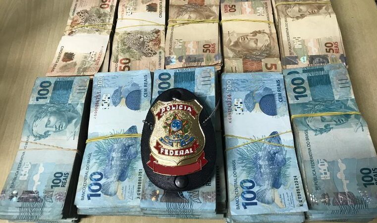 Homem é detido pela Polícia Federal com R$ 212 mil em cidade de MS