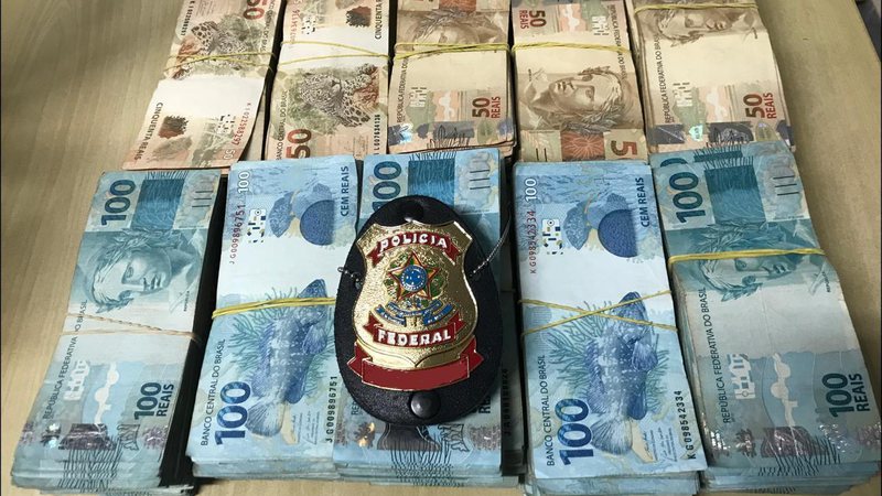 Homem é detido pela Polícia Federal com R$ 212 mil em cidade de MS