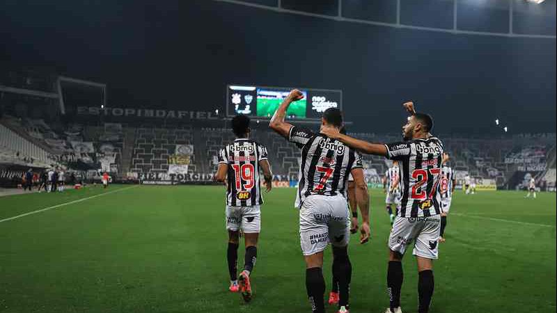 Com dois gols de Hulk, Atlético-MG vence Corinthians de virada em Itaquera