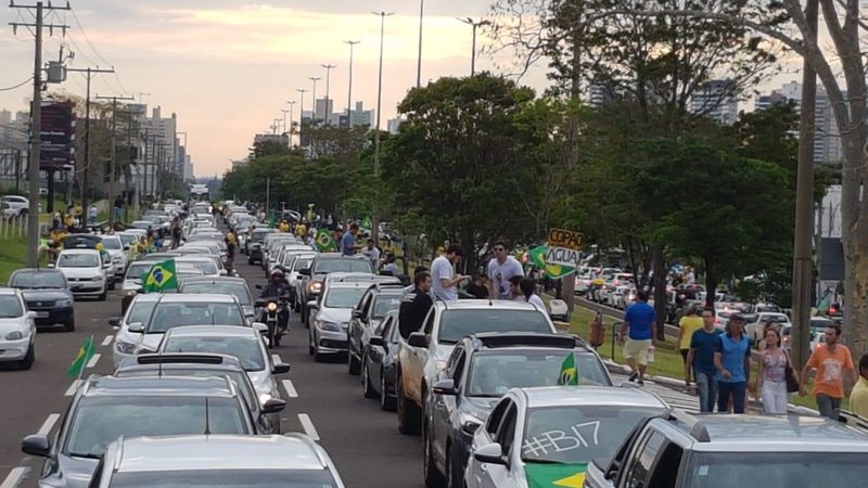 Manifestantes organizam carreata em Campo Grande pelo voto impresso