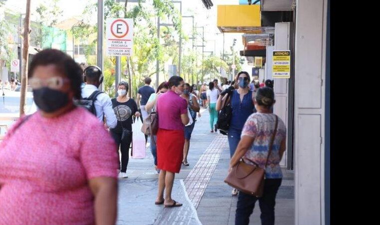 MS projeta 80% de vacinados para dispensar uso obrigatório de máscaras até agosto