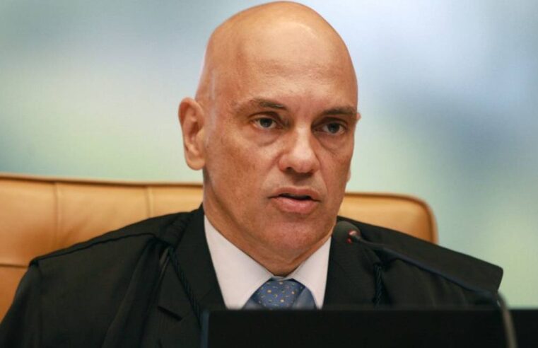 Moraes manda ministro da Justiça, Anderson Torres, prestar depoimento à PF em investigação contra Bolsonaro