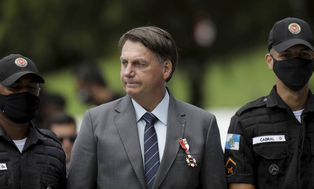 Ex-comandantes da PM analisam interferência política em quartéis e divergem sobre relação com Bolsonaro