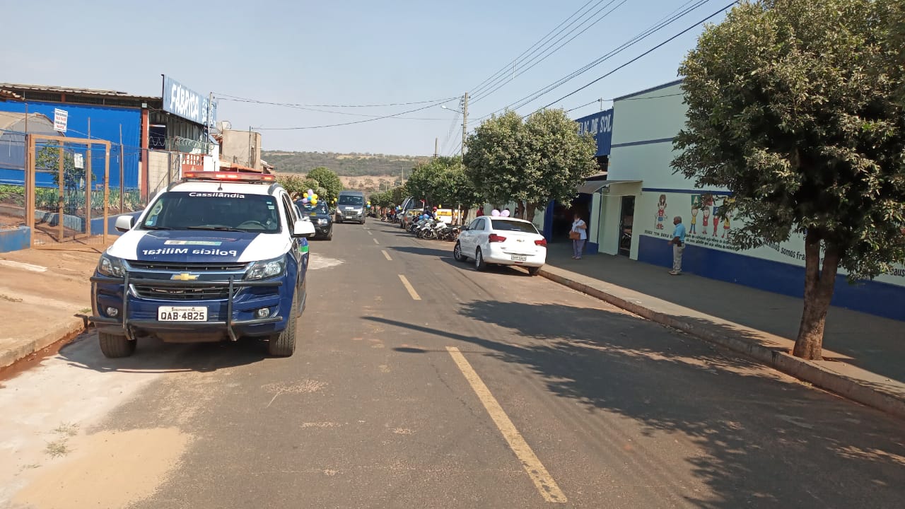 Polícia Militar participa de carreata da Associação de Pais e Amigos dos Excepcionais (APAE) em Cassilândia