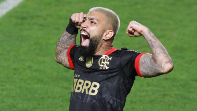 Com três de Gabigol e um de Andreas, Flamengo goleia o Santos na Vila