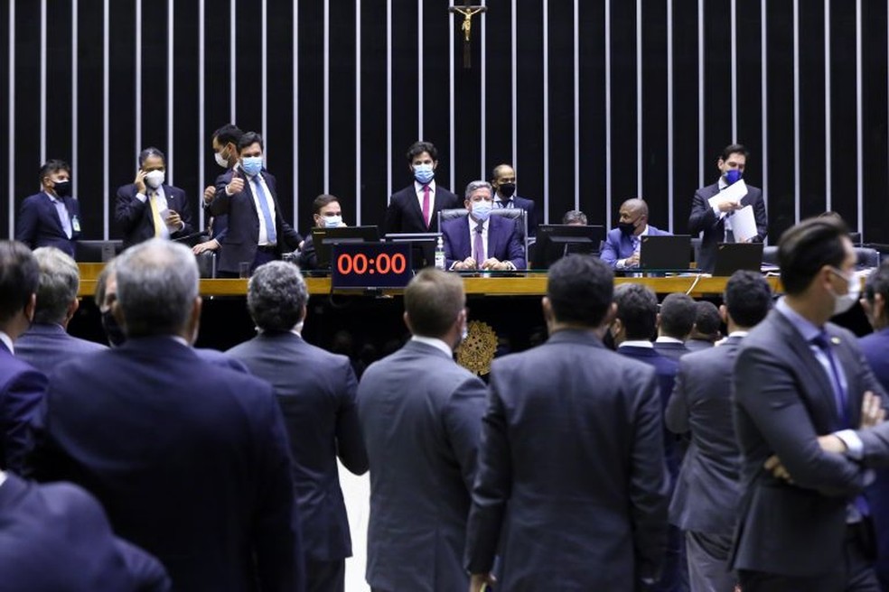 Veja a diferença entre o atual sistema eleitoral e a volta das coligações, aprovada pela Câmara