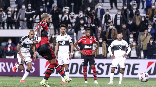 Flamengo goleia o Olimpia no Paraguai e dá passo importante rumo às semifinais da Libertadores