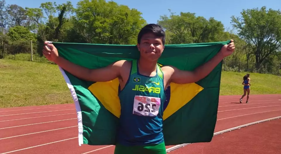 Atleta indígena de MS conquista medalha de bronze no Sul-Americano de atletismo.