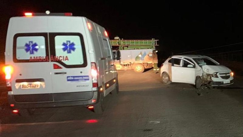 Motorista de ambulância morre ao sofrer descarga elétrica em local de acidente