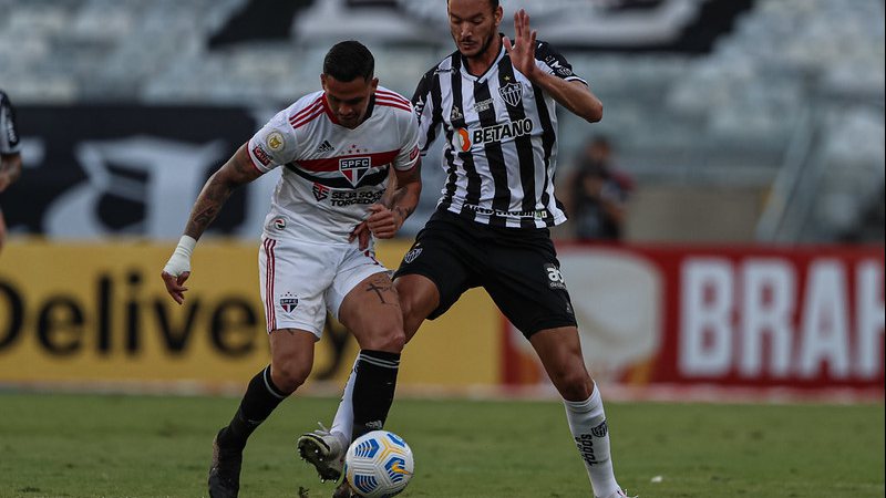 São Paulo empata com o Atlético-MG e perde chance de aumentar distância da degola