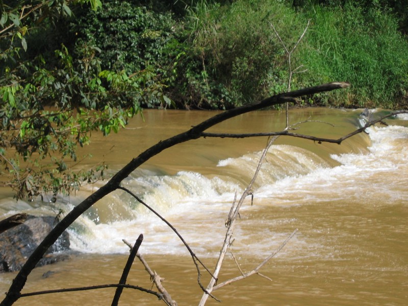 Adolescente de 17 anos é arrastado por correnteza e morre durante banho no Rio Indaiá