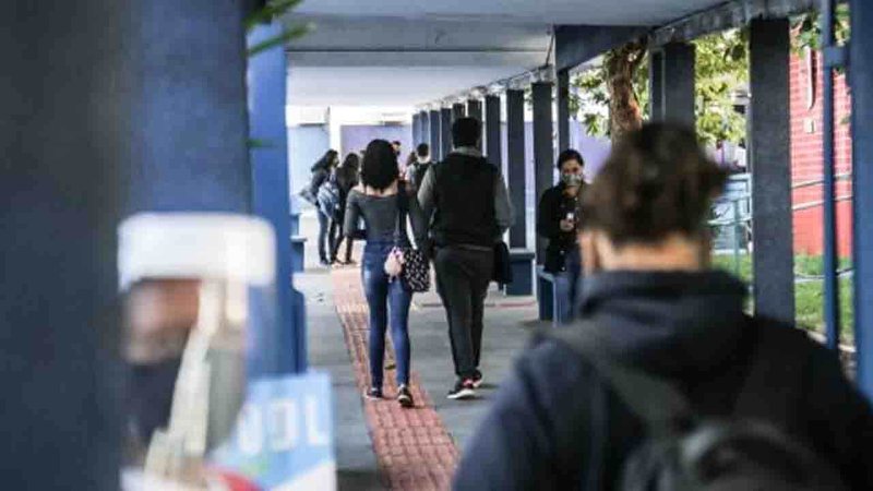 Para recuperar o ‘tempo perdido’, alunos da rede estadual poderão ter aula até nas férias em MS