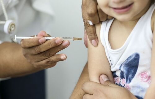 Governo abre consulta pública sobre vacinação de crianças contra covid