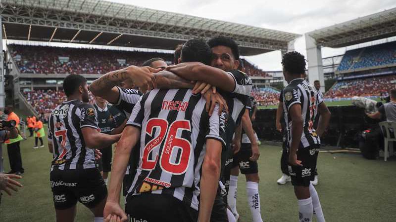 Atlético-MG supera Flamengo nos pênaltis e fatura Supercopa do Brasil