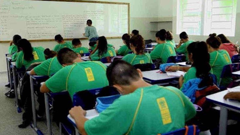 Concurso para professores estaduais deve ser publicado em uma semana e pode chegar a 2 mil vagas