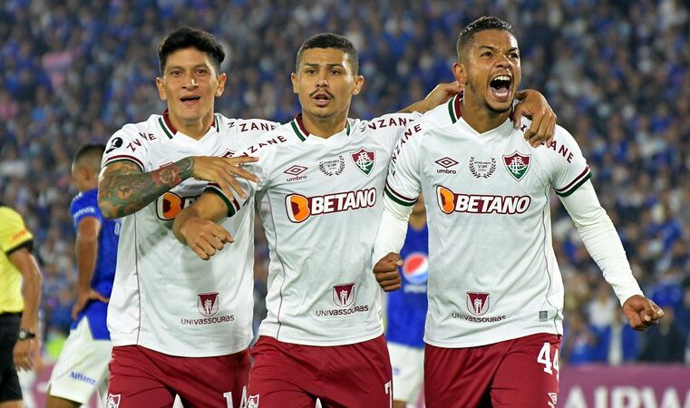 Fábio pega pênalti e Fluminense vence o Millonarios, de virada, pela Libertadores