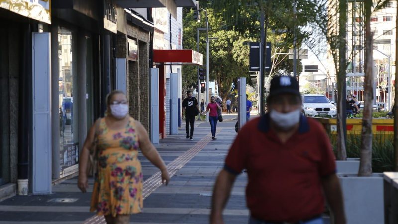 Coronavírus: Governo de MS prepara regras para fim do uso de máscara em lugares fechados