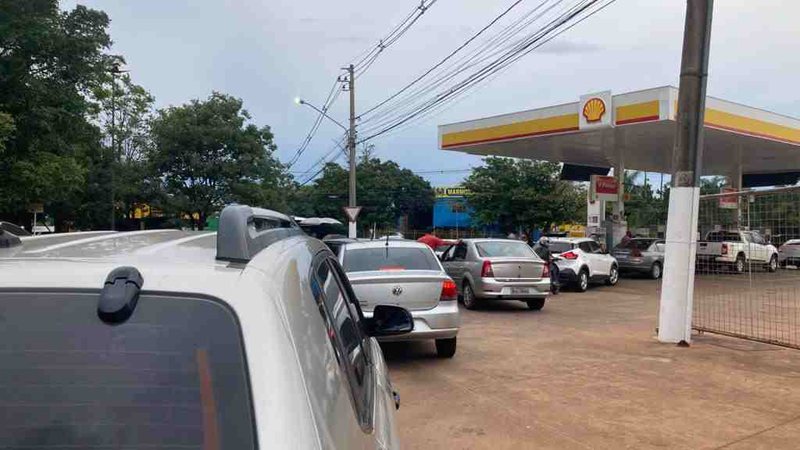 Medo após anúncio de reajuste provoca corrida aos postos em Campo Grande: ‘tem lugar que já está R$ 6,89’