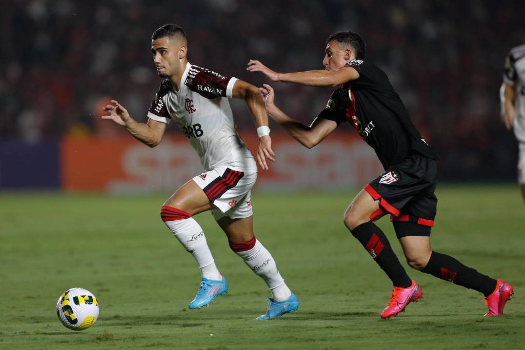 Flamengo empata com o Atlético-GO em Goiânia na estreia do Brasileirão