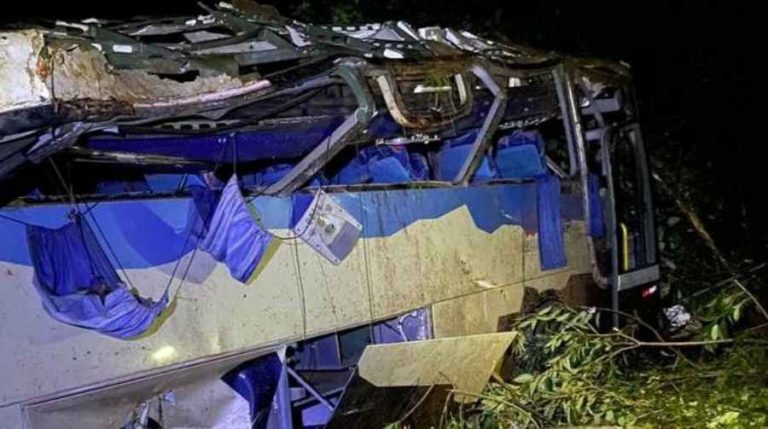 Tragédia: Polícia Civil confirma 11 passageiros de MS mortos em acidente de ônibus no PR