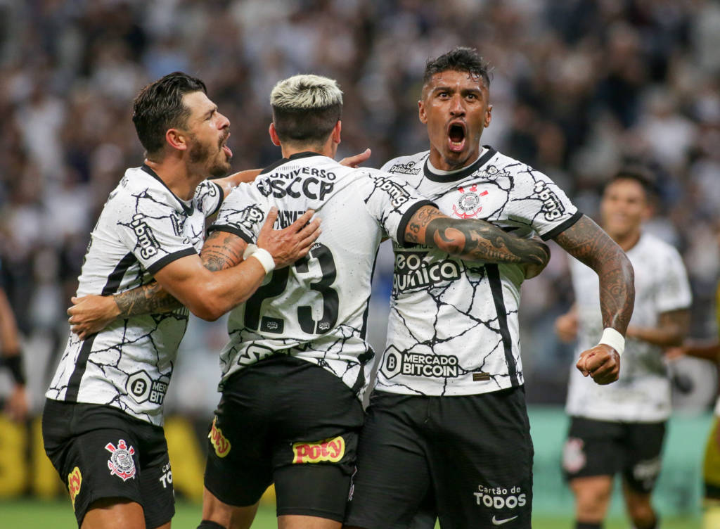 Maycon comemora bom início de Brasileiro do Corinthians e defende Du Queiroz