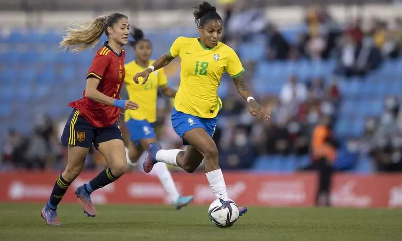 Brasil joga mal, mas empata em 1 a 1 com a Espanha em amistoso feminino