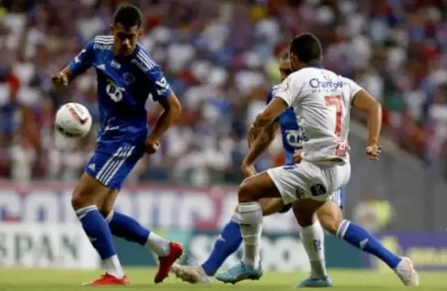 Na volta à Série B, Bahia supera o Cruzeiro com dois gols de Victor Jacaré