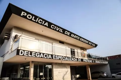 Na delegacia, menina de 4 anos confirma que era estuprada pelo tio que a buscava na escola