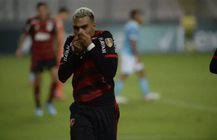 Flamengo supera o Sporting Cristal em jogo sem torcida no Peru e alivia pressão